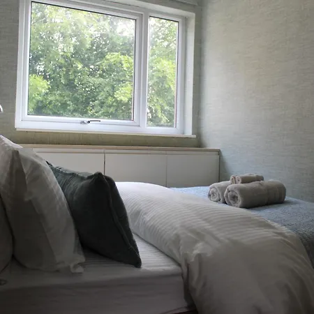 Urban Retreat - Modern 2 Bed Apartment Leeds (West Yorkshire)