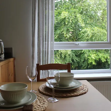 Urban Retreat - Modern 2 Bed Apartment Leeds (West Yorkshire)
